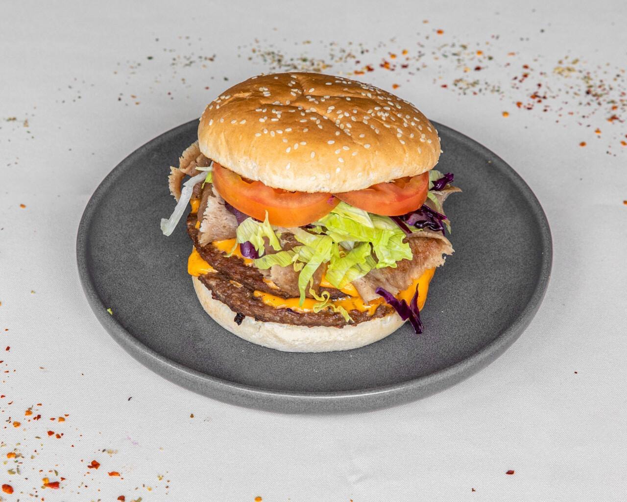 CHICKEN BURGER